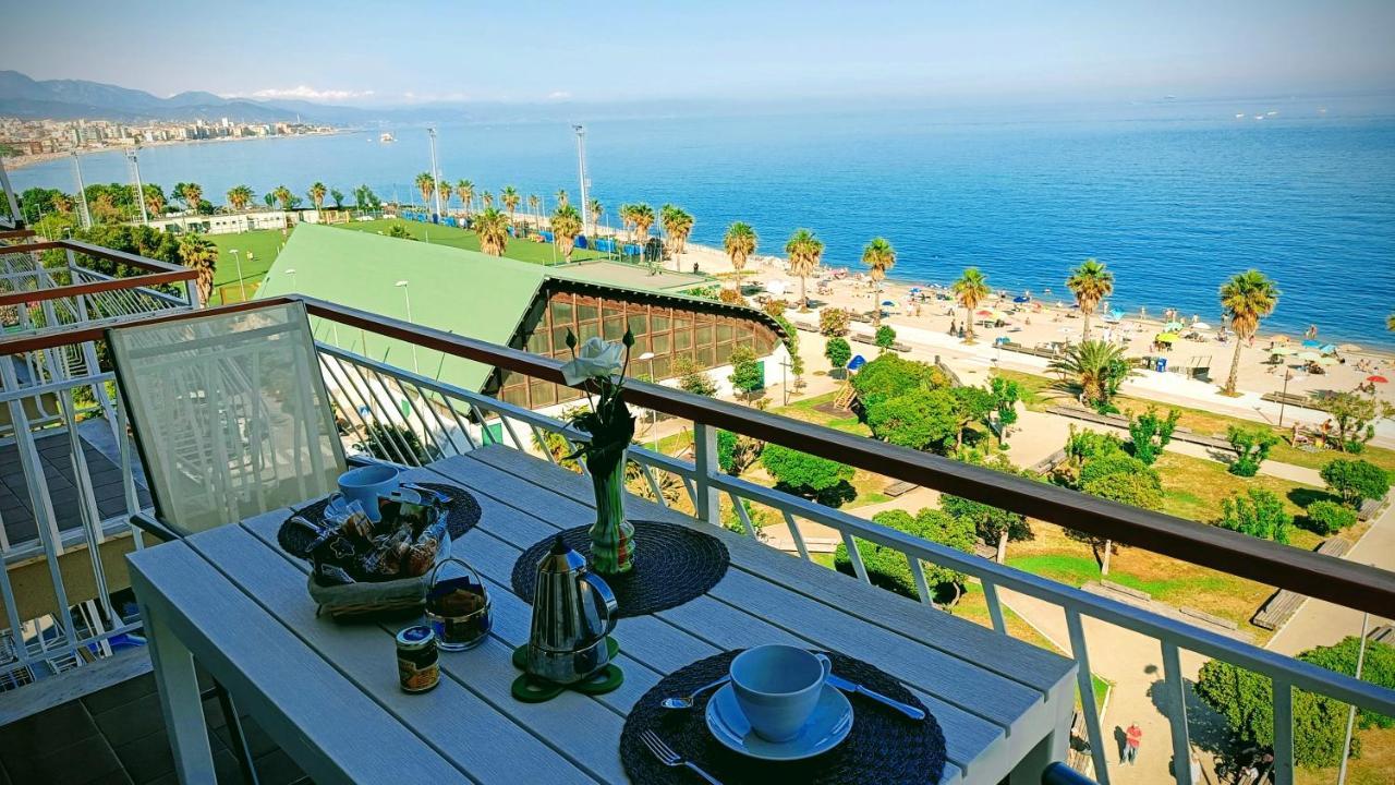 Maremare, Really On The Beach, With Private Parking Савона Экстерьер фото